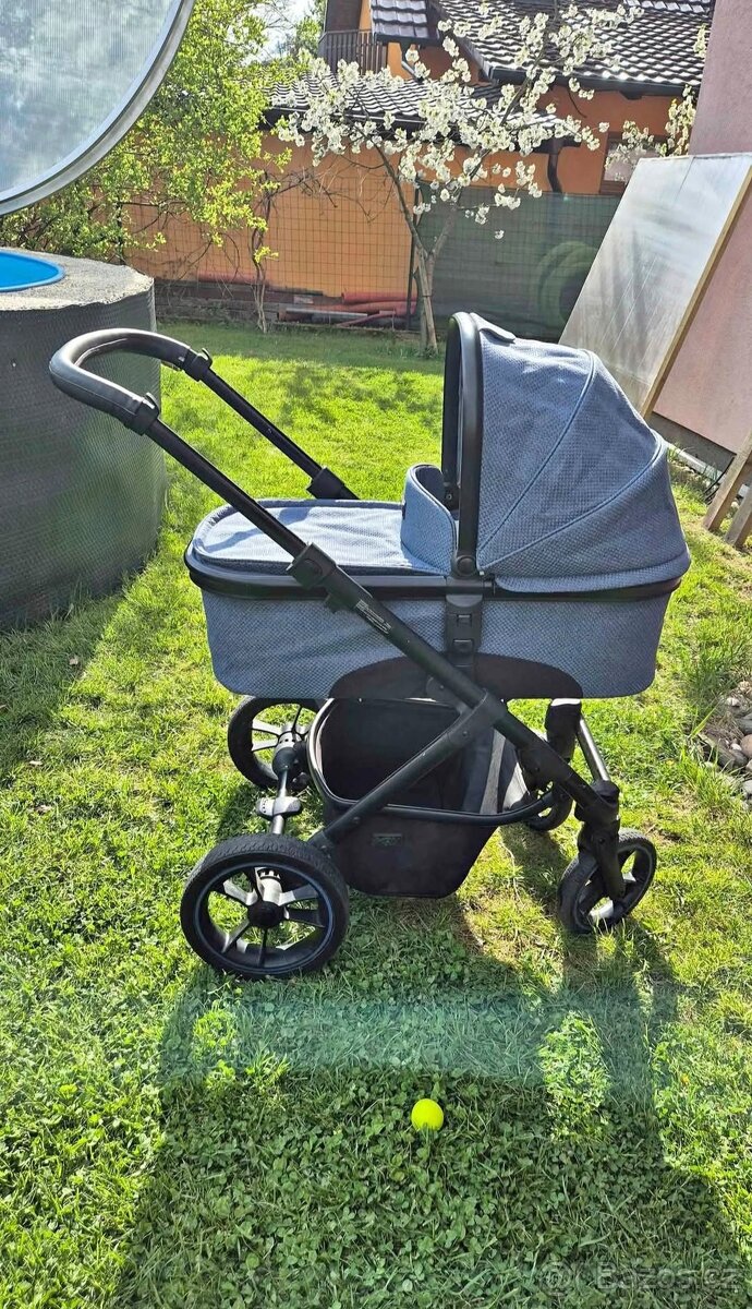 Kočárek moon scala