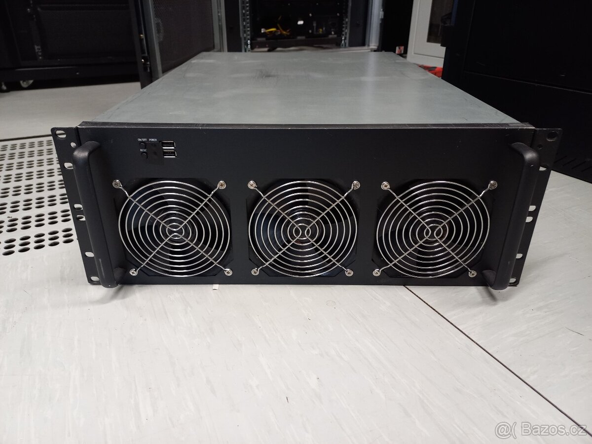 Mining Rig v servrovém case 4U