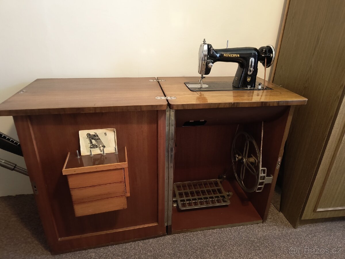 Šicí stroj Minerva 122