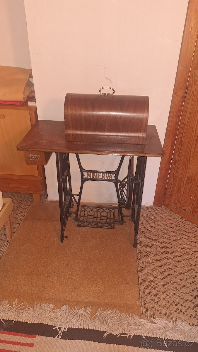Šicí stroj Minerva Bobbin