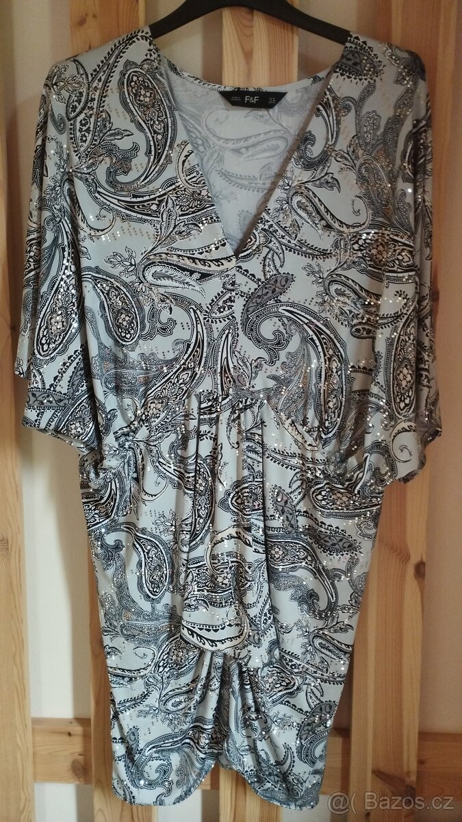 Elegantní dámská móda 220/ ks