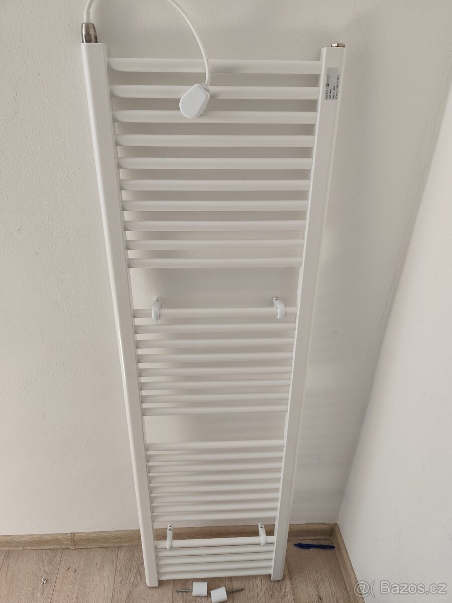 Elektrický koupelnový žebřík