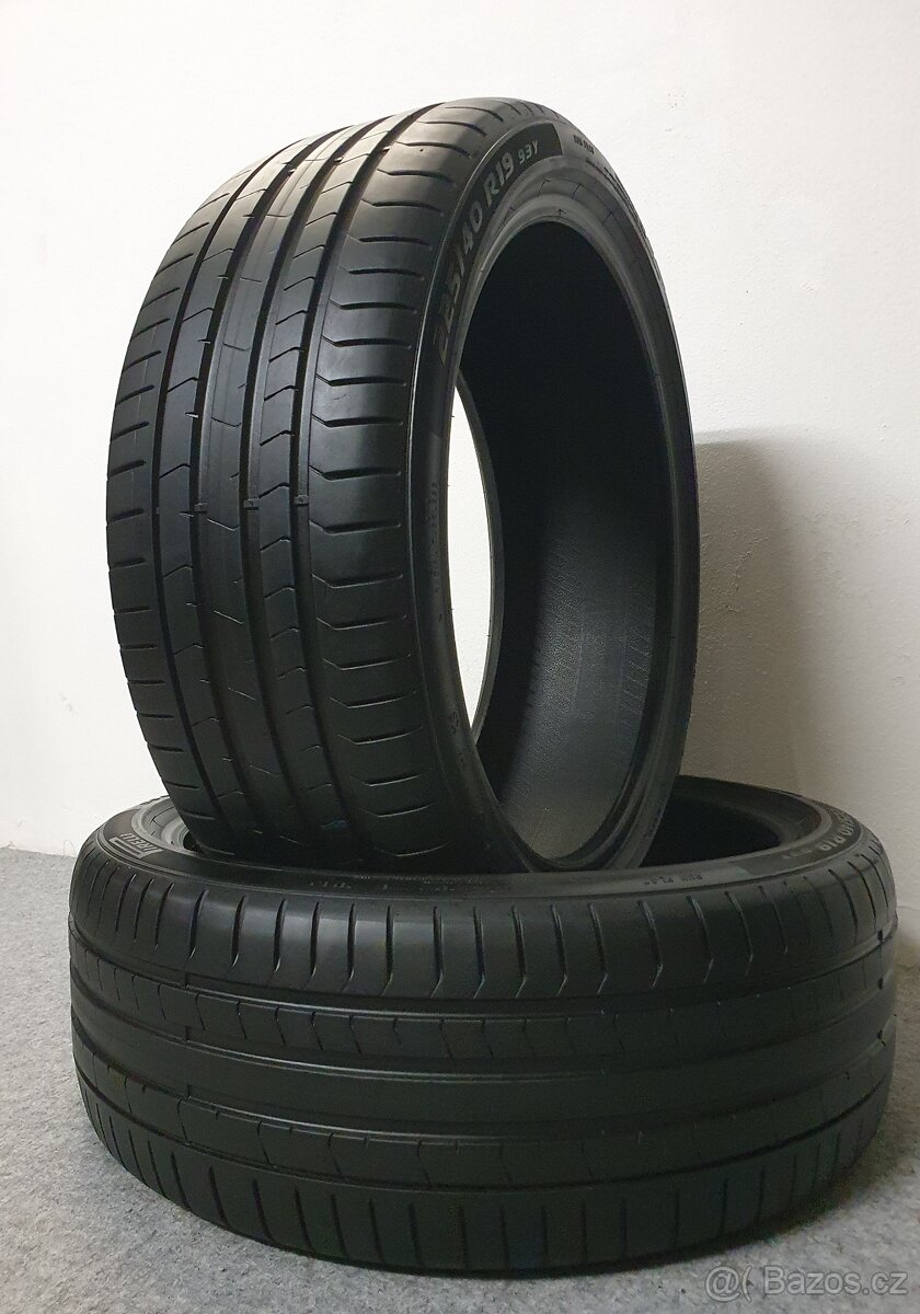 2x -- 225/40 R19 Letní pneu Pirelli Pzero --