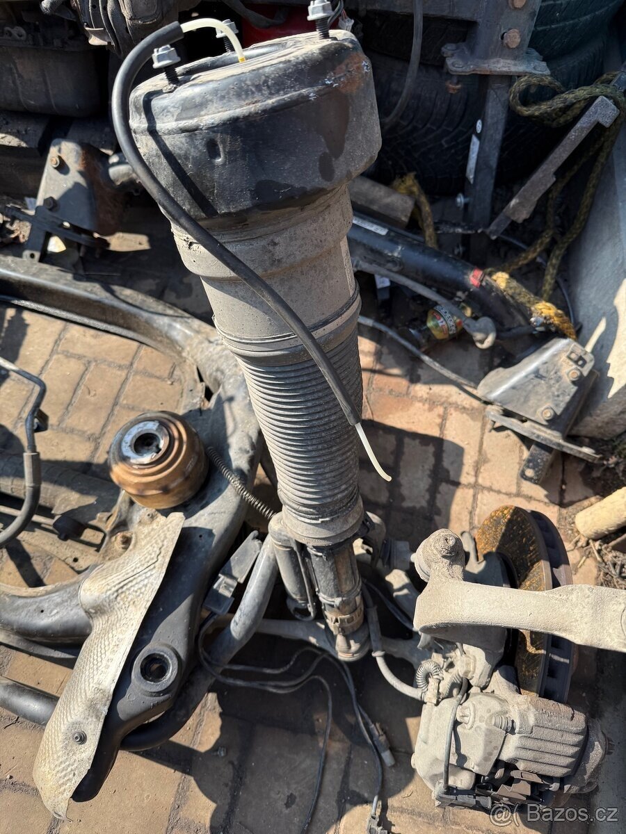 Měchy / vzduchové tlumiče Mercedes W221 + W211 , W219