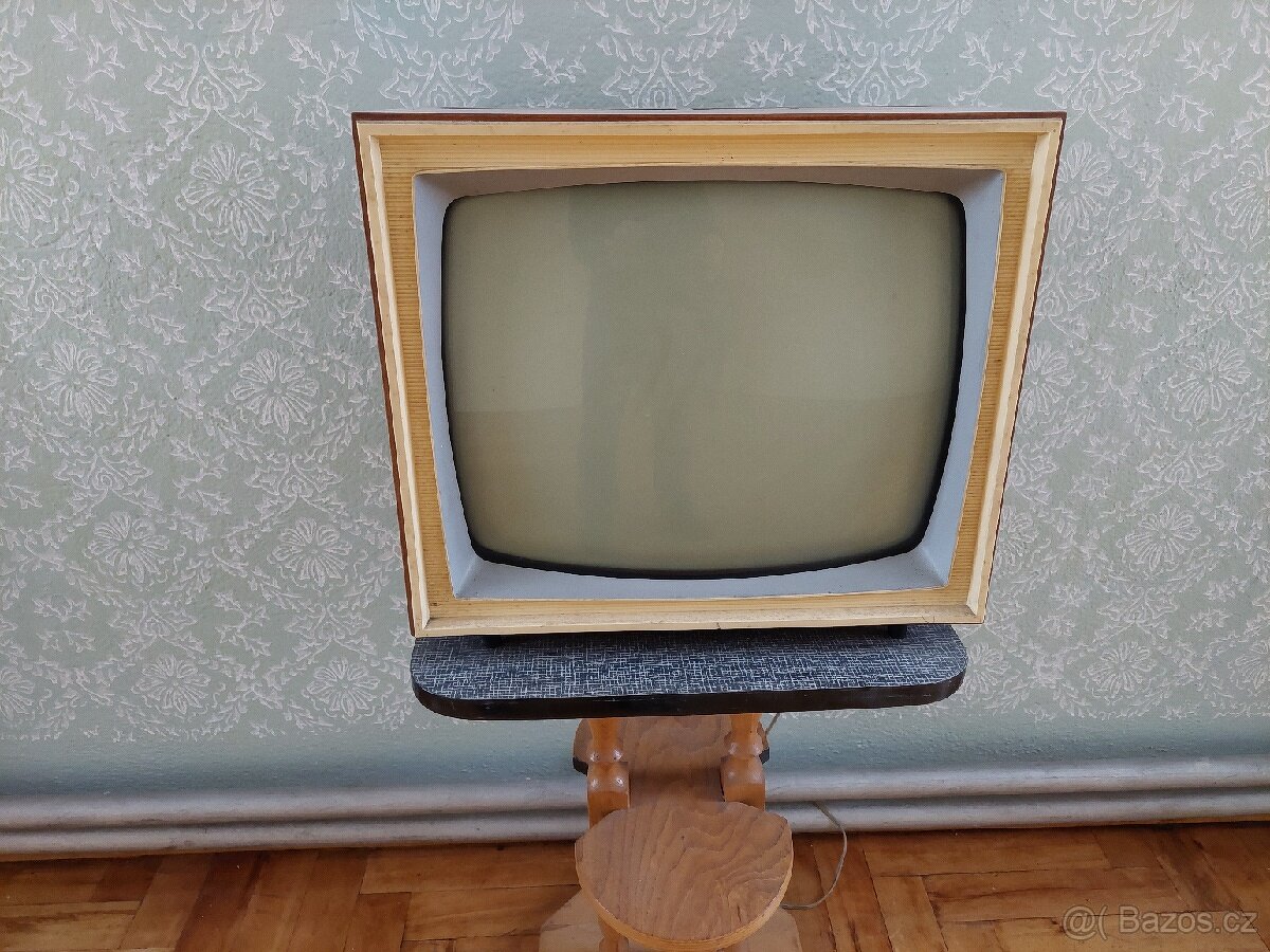 Prodám histor. TV televizi, zn. TESLA ORAVA 4116-U "Marína"