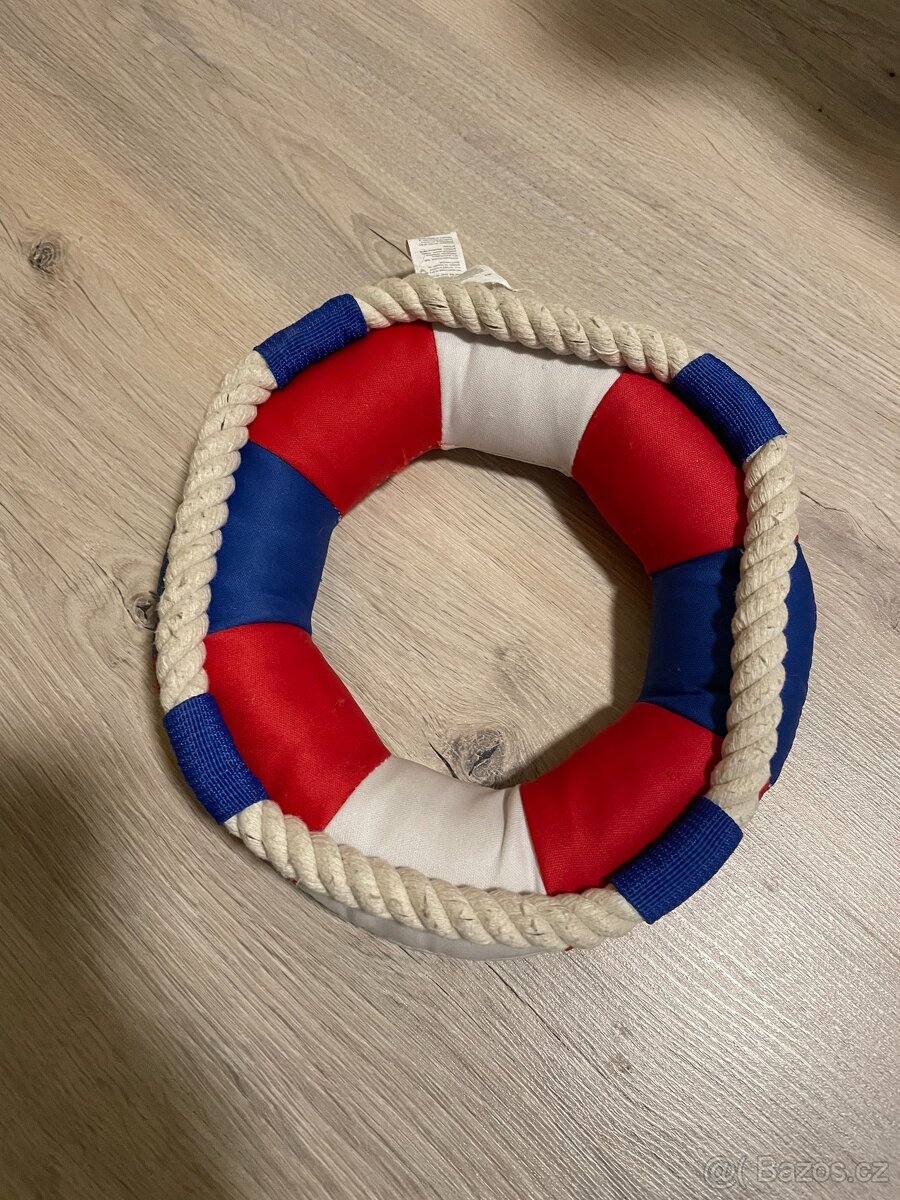 Psí hračka do vody