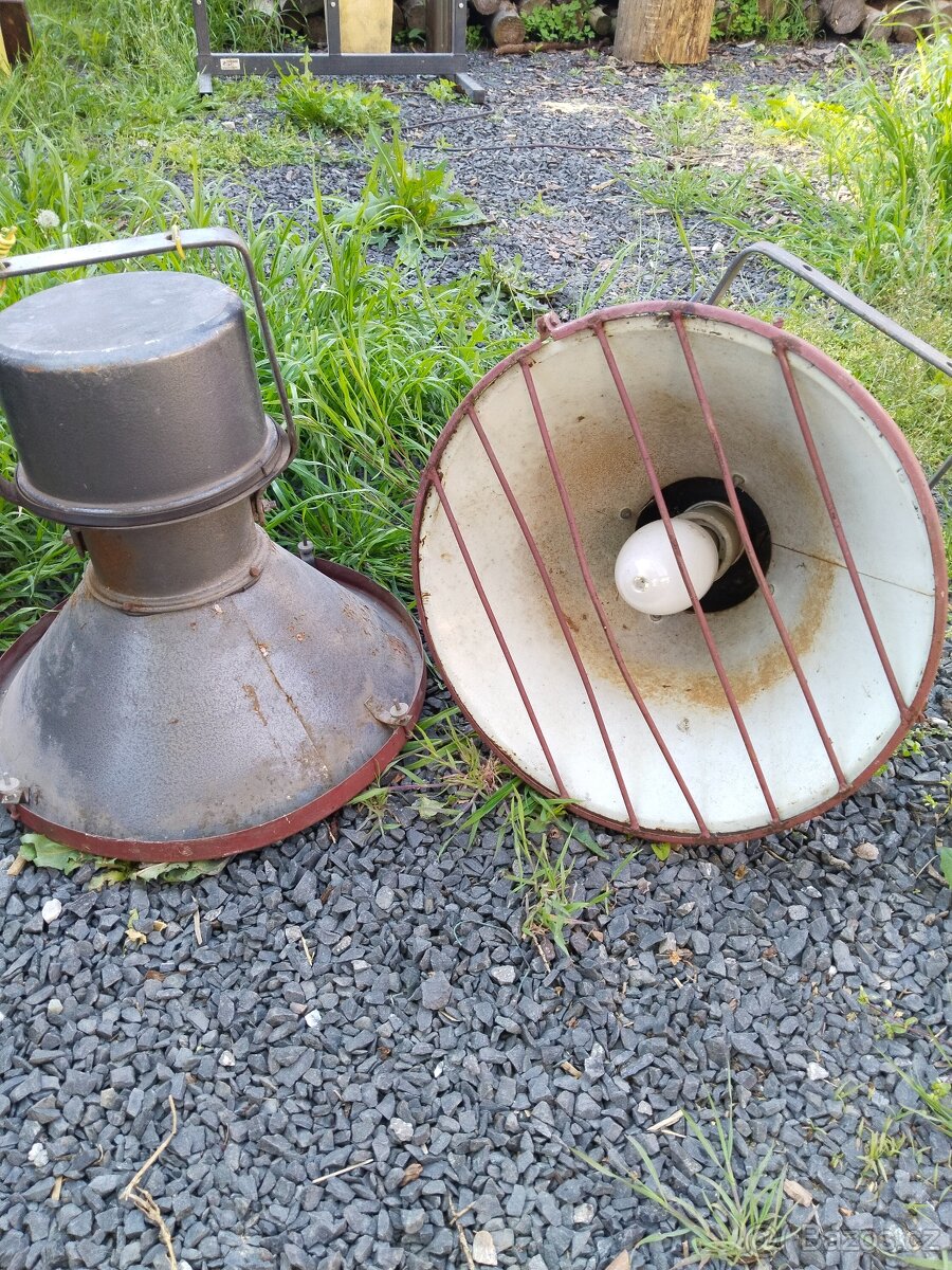 Industriální svítidlo,lampy 2 kusy , velké