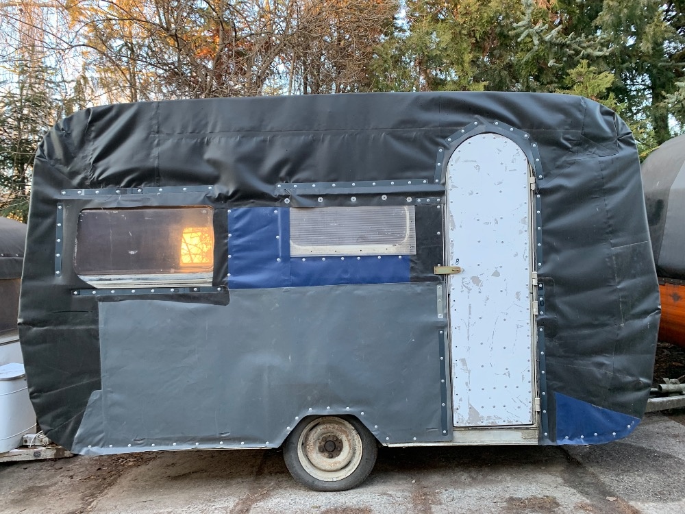 prodám karavan bez tp č.8