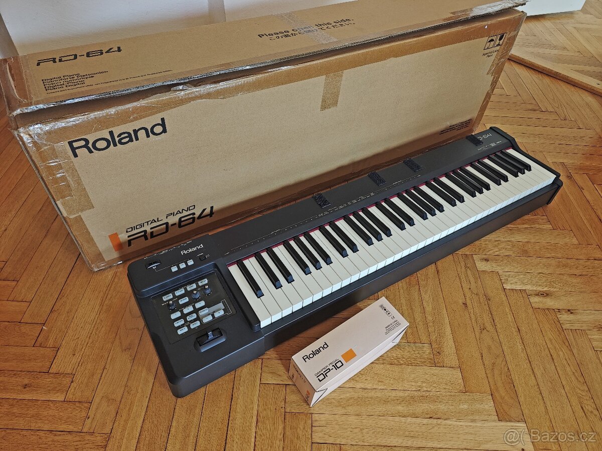 Roland RD-64 s kladívkovou mechanikou
