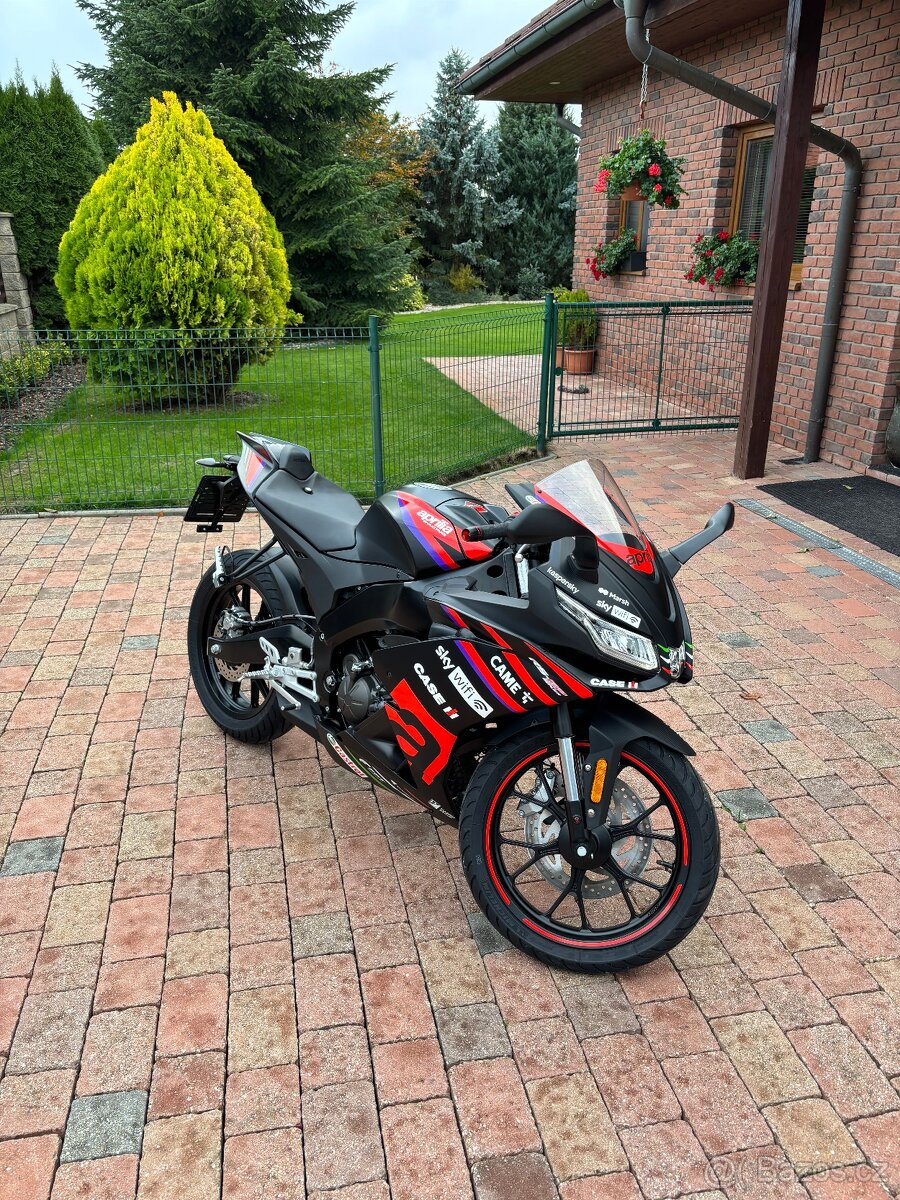 Aprilia rs 125 gp replica