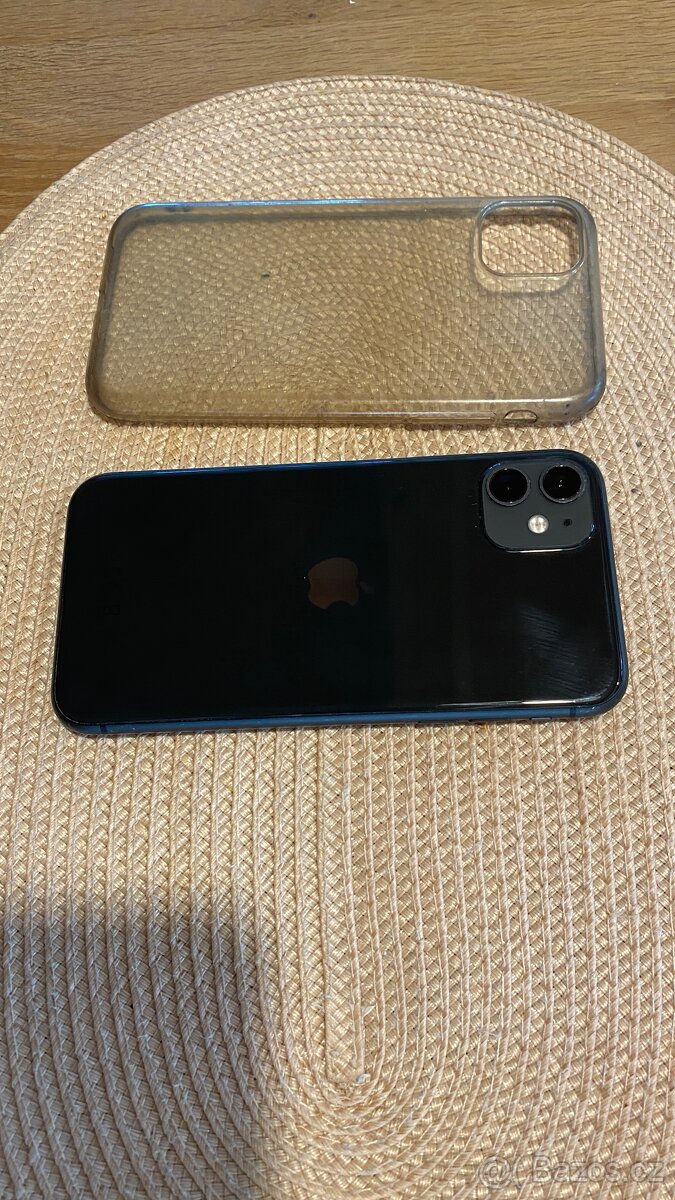 Prodám černý iPhone 11 64GB - top stav- baterie 88%