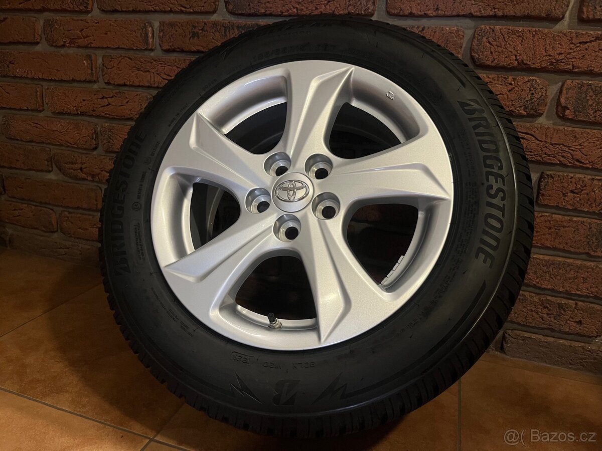 TOYOTA YARIS / COROLLA Nová zimní sada včetně TPMS snímačů