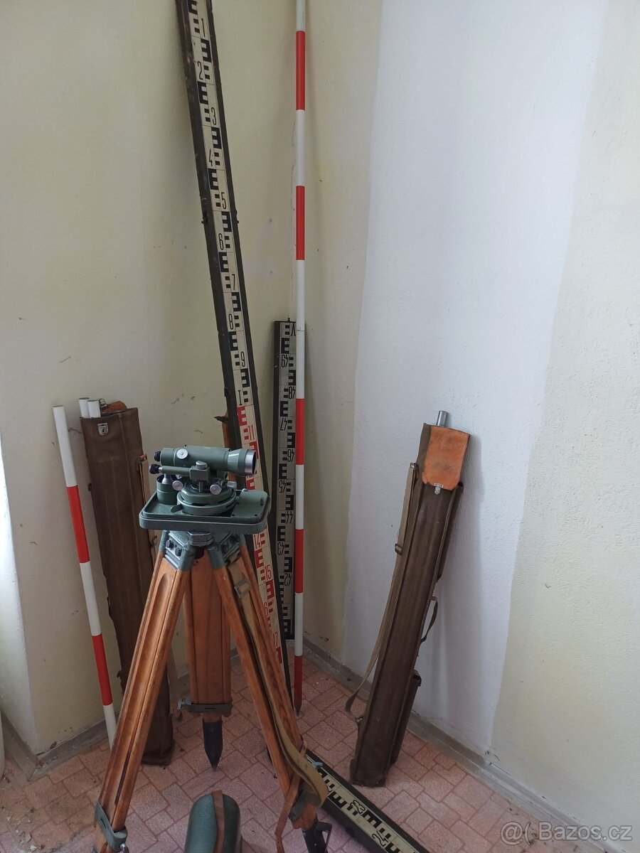 nivelační přístroj Meopta,theodolit
