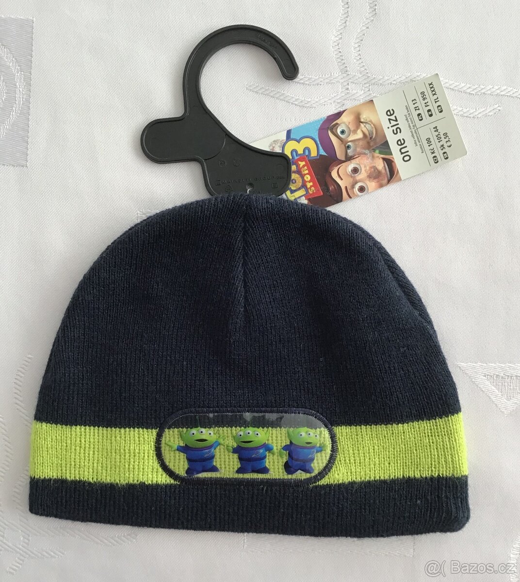 Nová čepice modrozelená s obr. IT, zn. Disney = 50 Kč