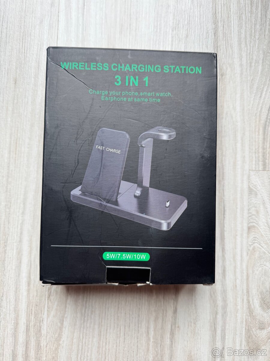 Bezdrátová nabíječka 3 v 1. Nová
