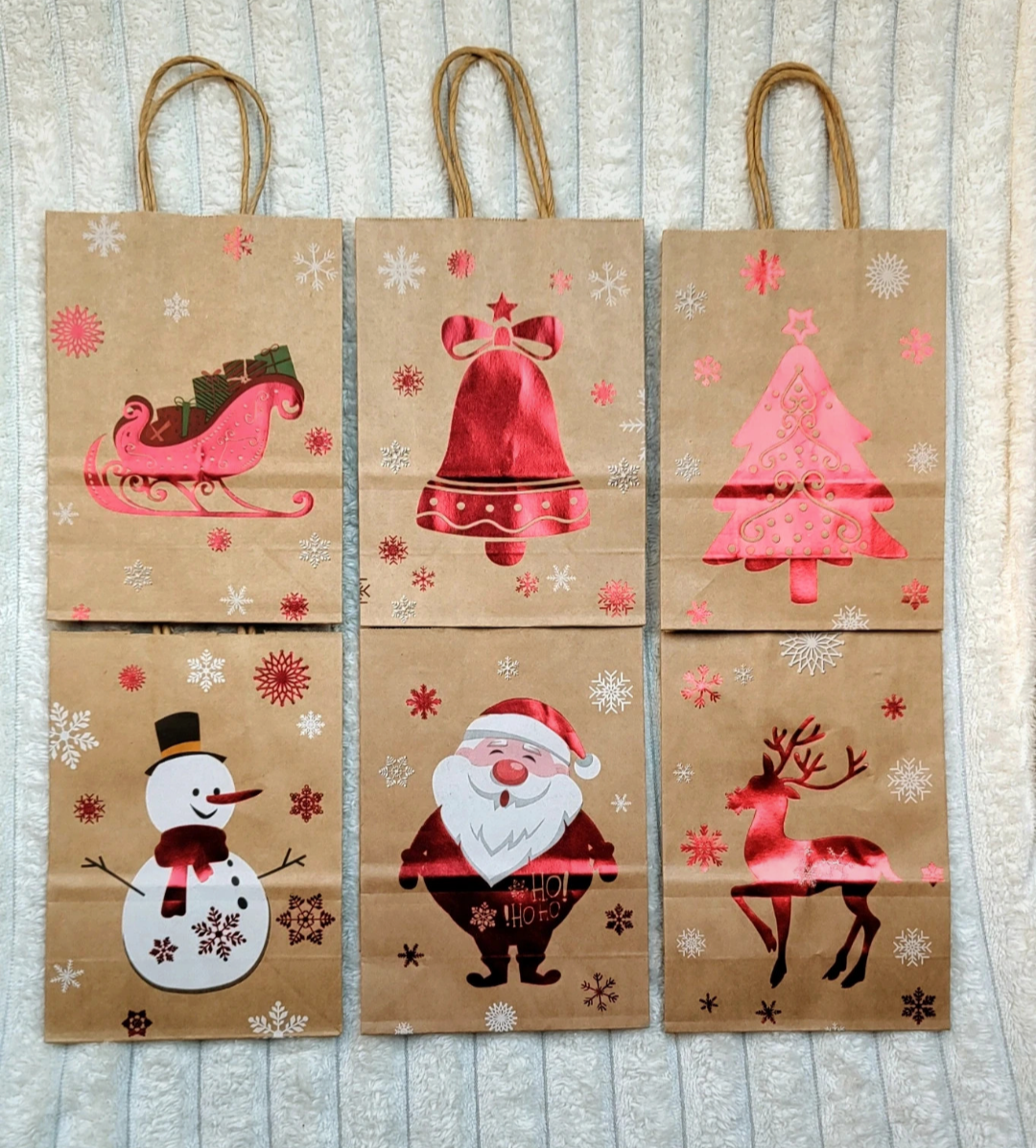 6.kusů "Vánočních" dárkových papírových tašek 21x15 cm