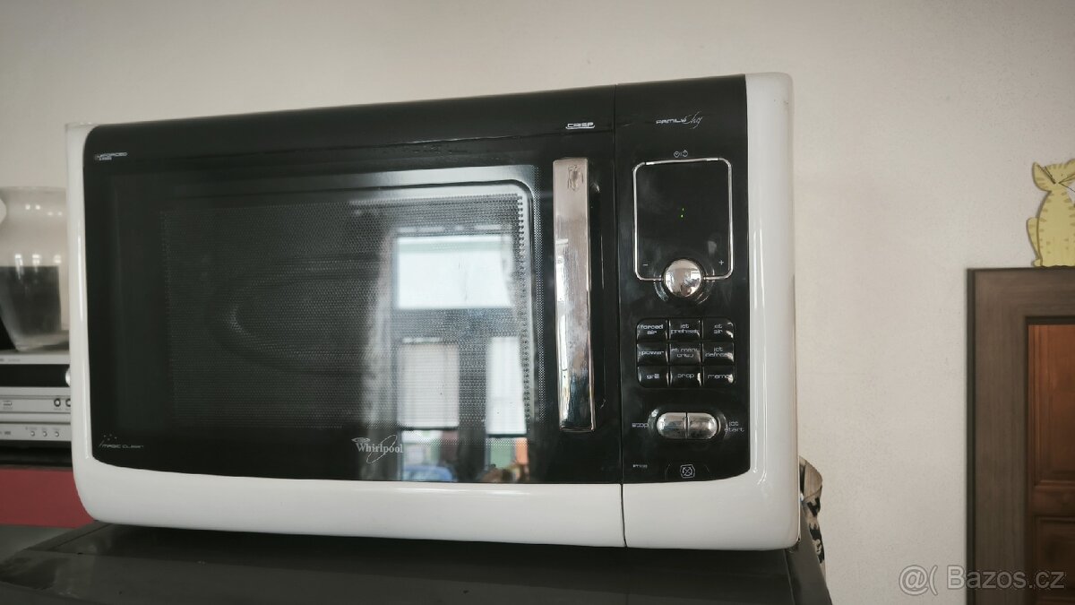 Mikrovlnná trouba s horkovzduchem