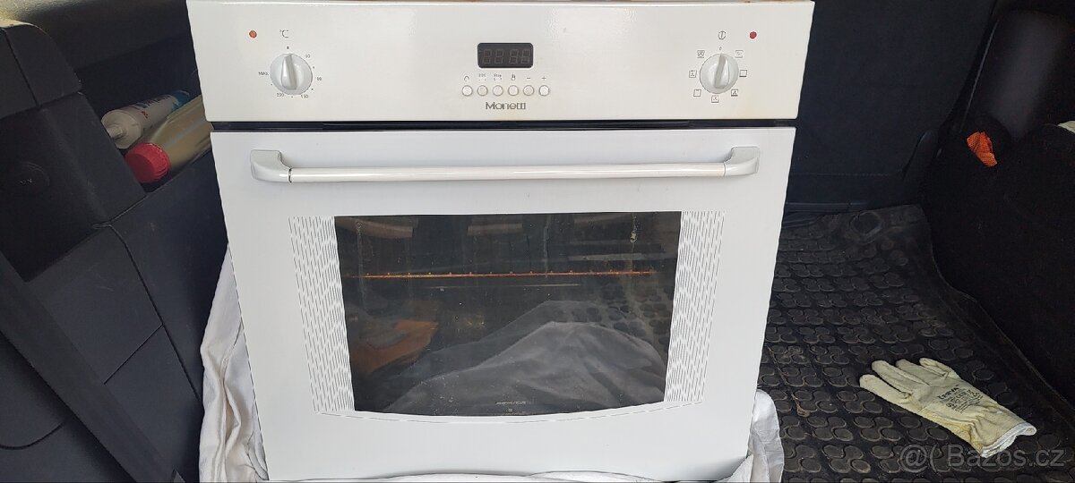 Vestavná trouba a sklokeramická varná deska