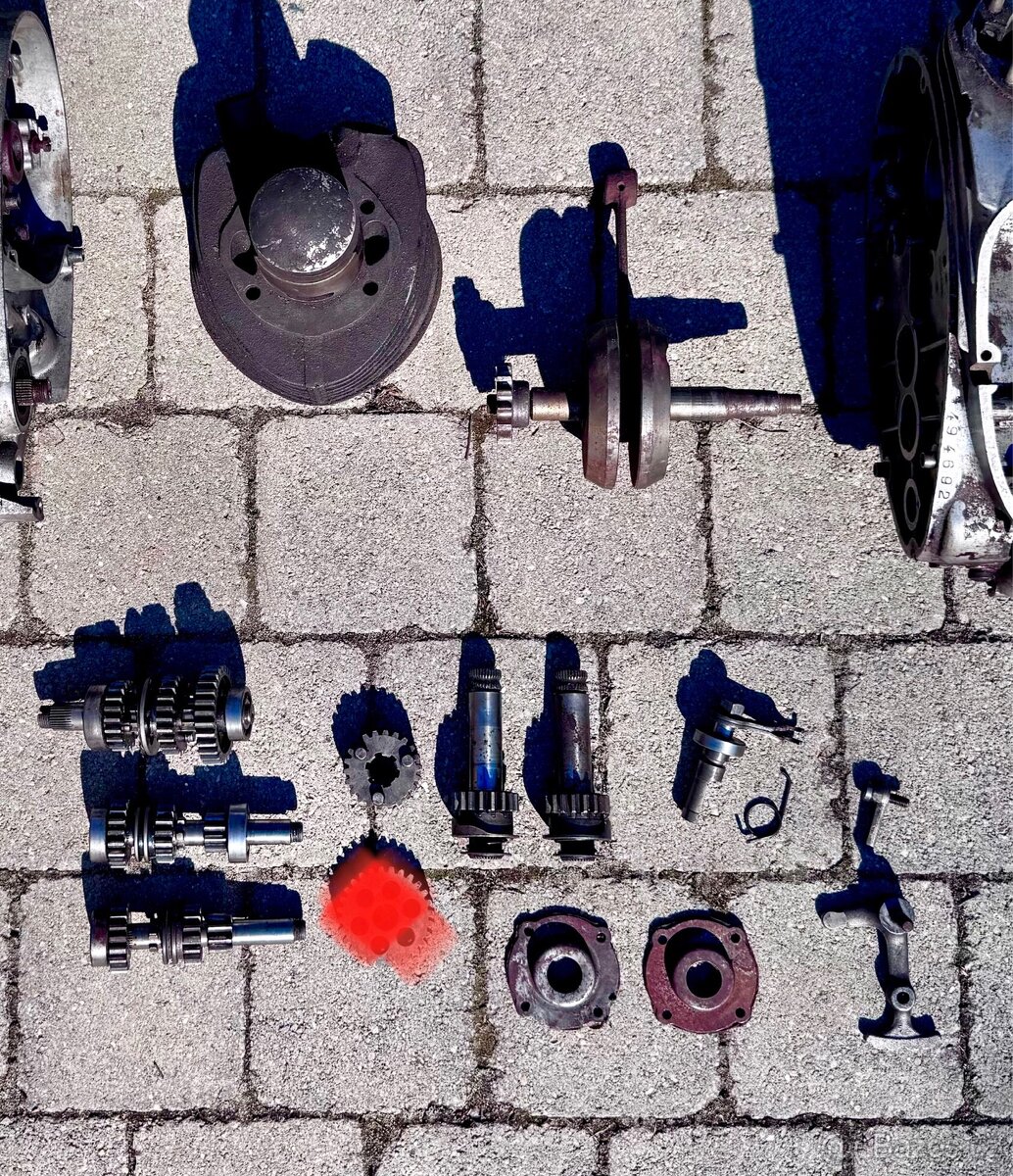 Jawa ČZ kývačka půlbuben, ČZ - díly motoru