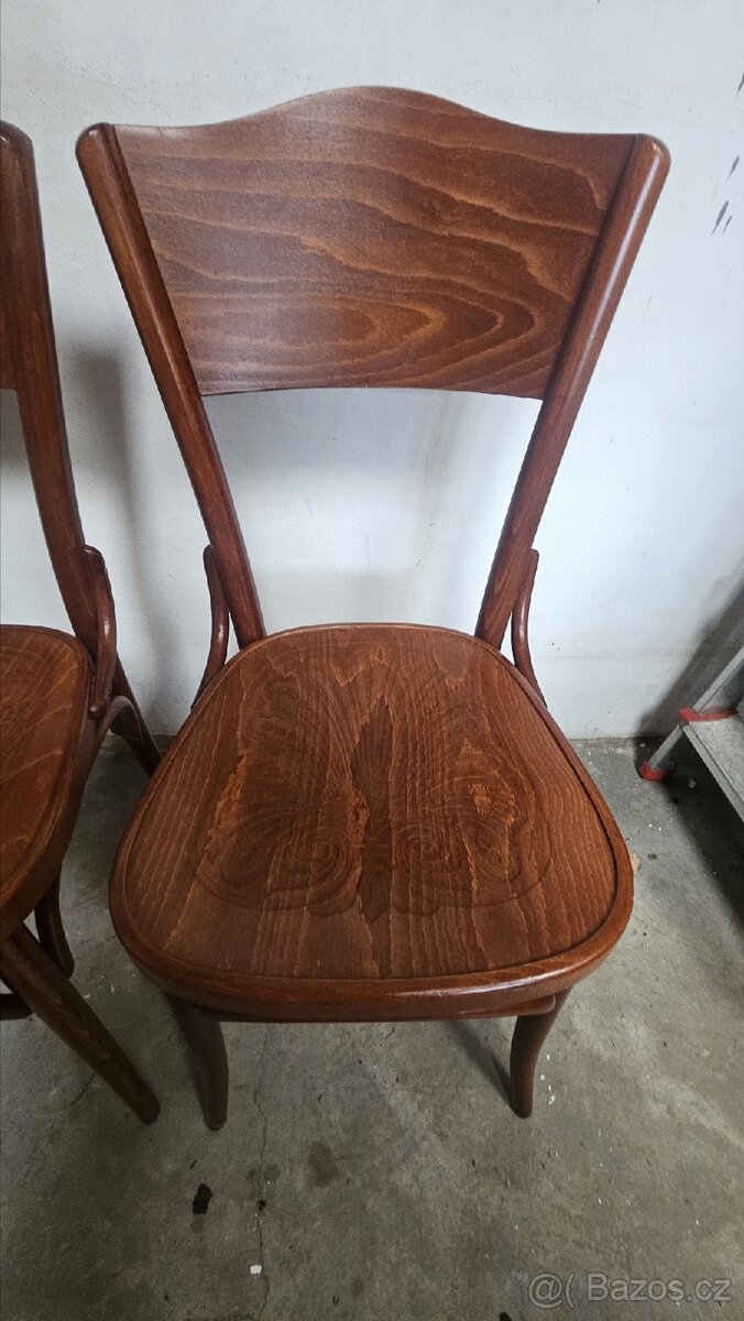 REZERVACE- 4x kvalitní židle značky TON - Thonet