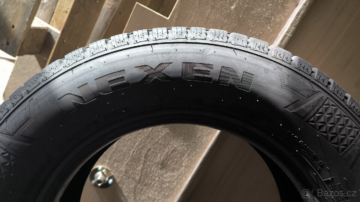 Celoroční pneumatiky