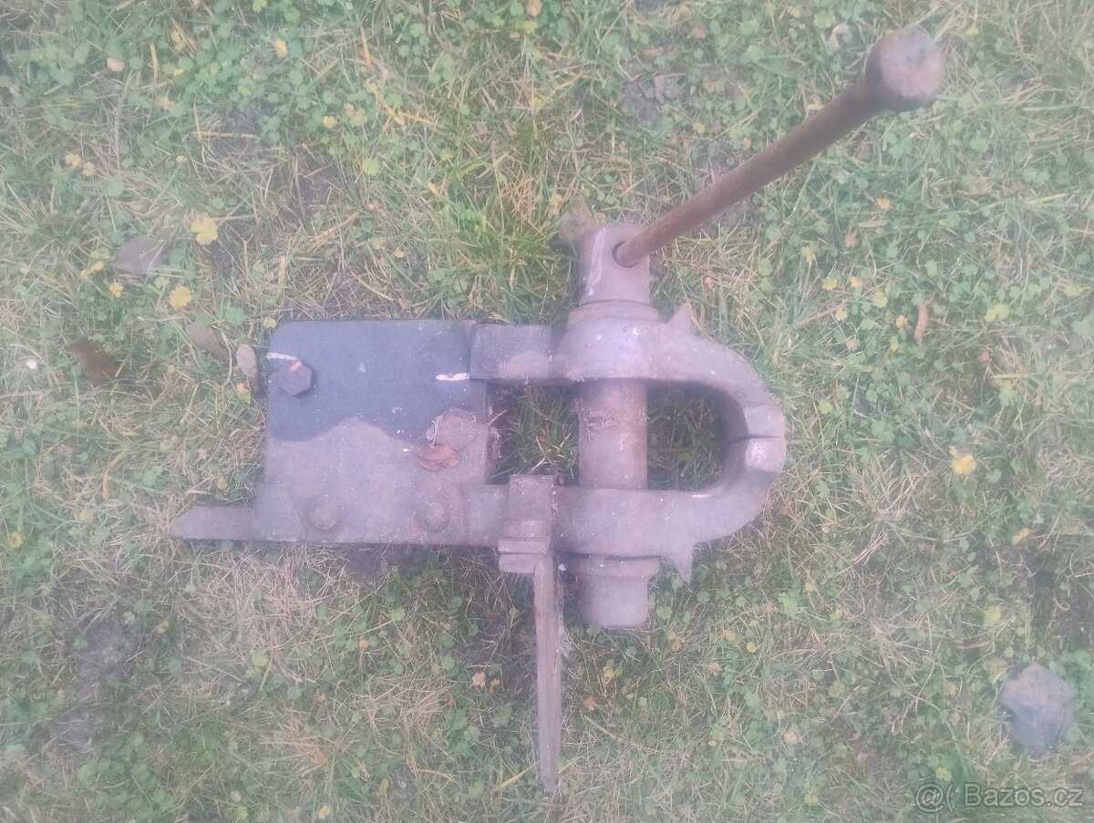 STARÁ MOHUTNÁ SVORKA, Svěrák