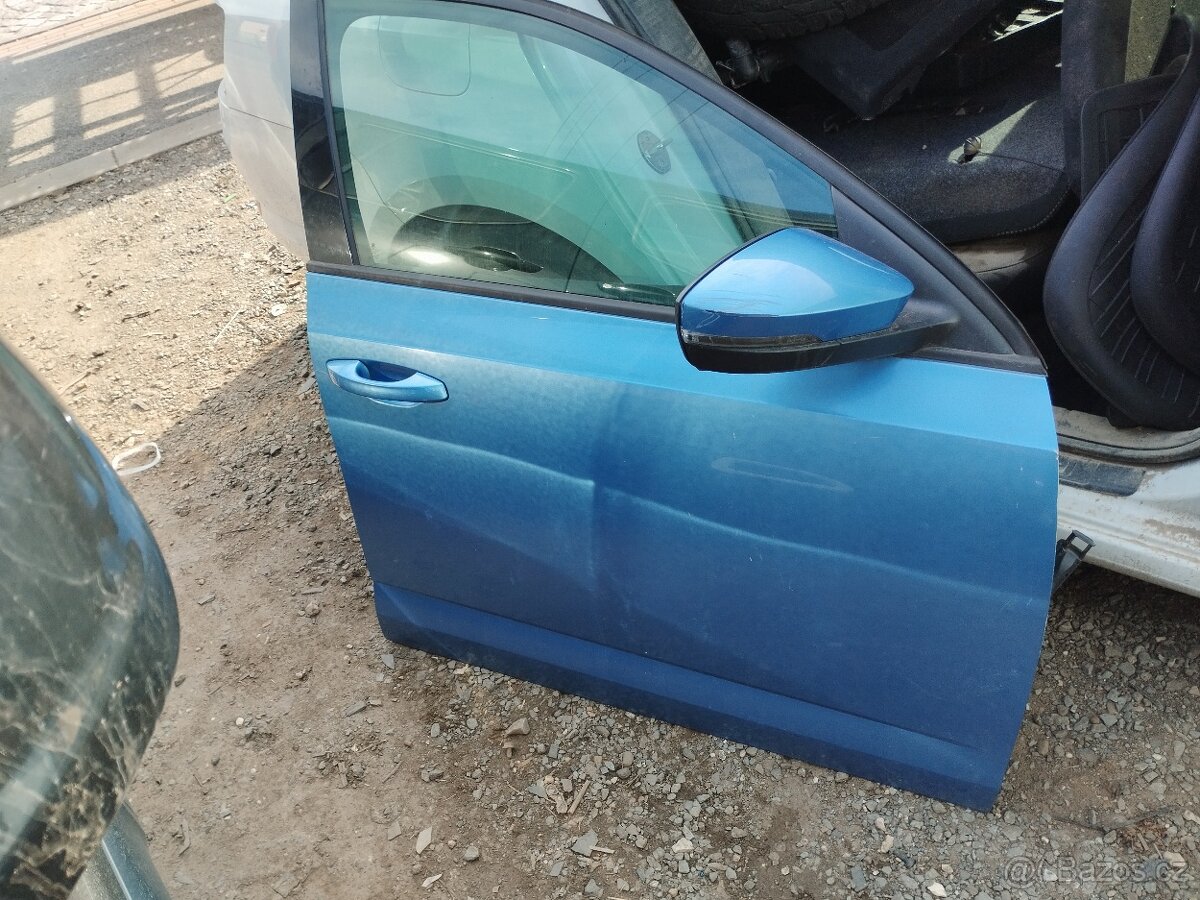 Přední pravé dveře Škoda Octavia 3