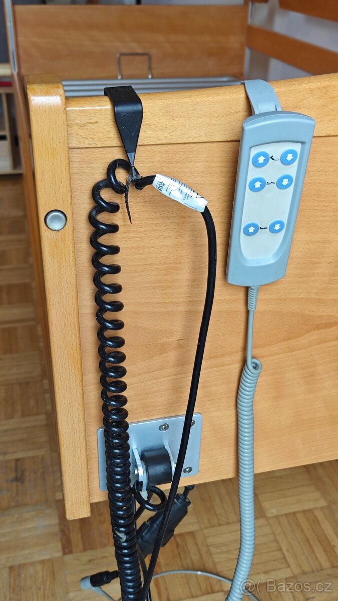 Elektrická polohovací postel