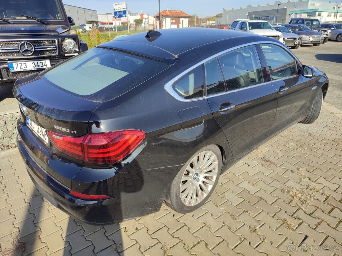 BMW F07 5er GT dveře černá schwarz black 475