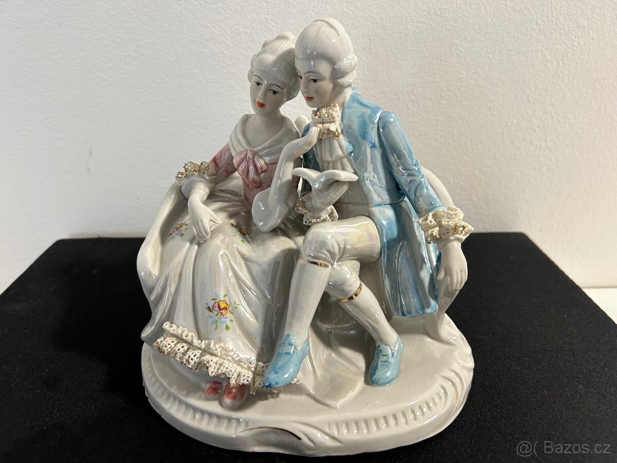 Porcelánová soška
