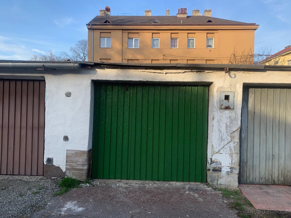 Garáž - Ostrava, Ul. Dobrovského (u stavebnin Janík)