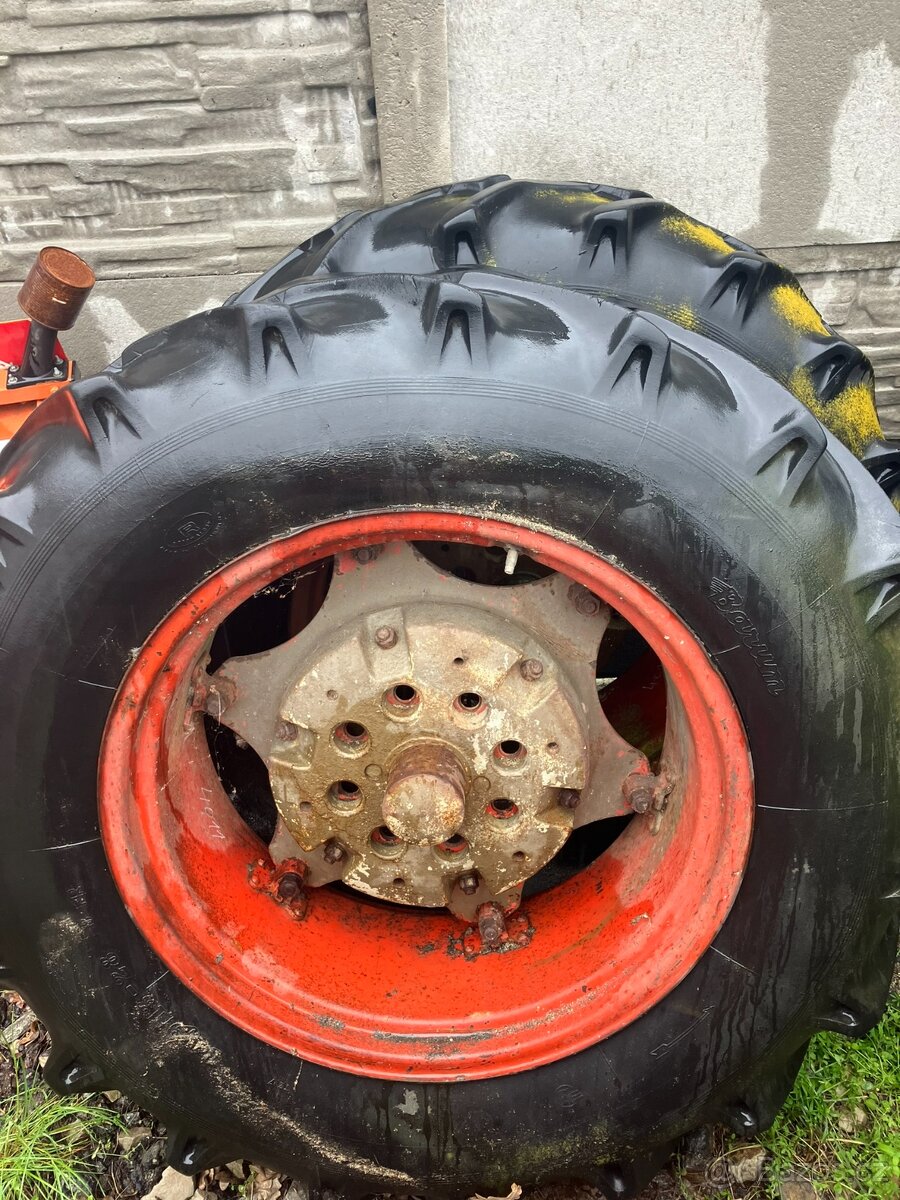 Zetor 4011 kola - ráfky W12x28, hvězdice nebo možno zvlášť