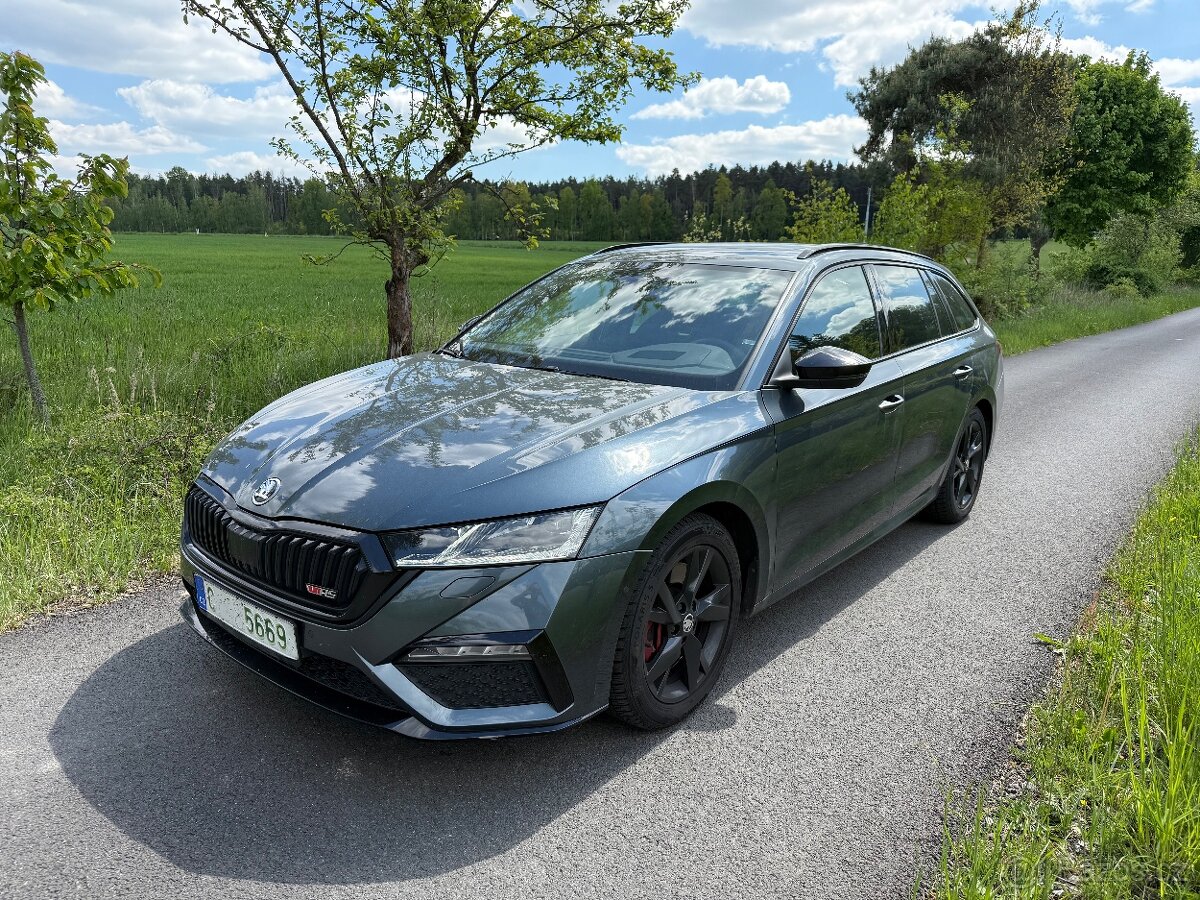 Škoda Octavia IV. Kombi RS 2,0TSi 180kW DSG/H-UP/PANO/ACC/