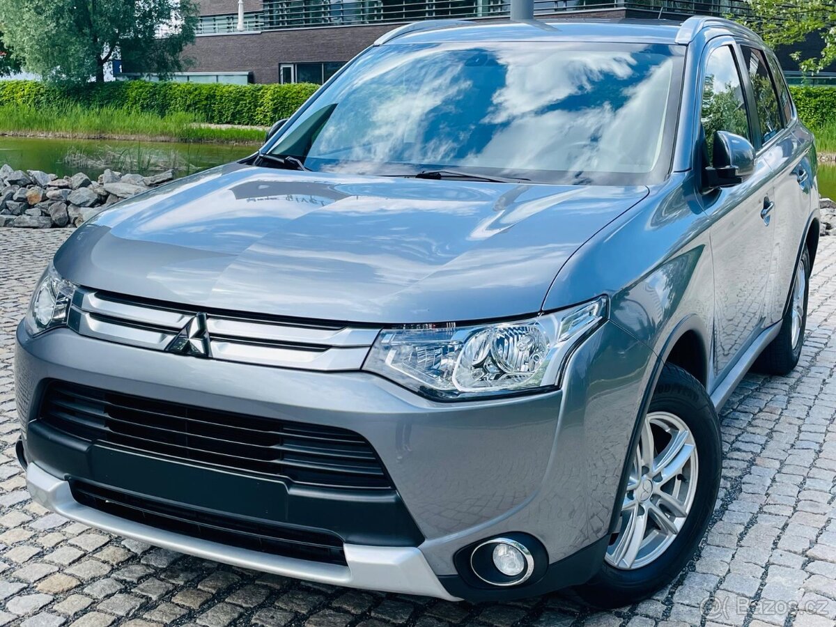 Mitsubishi Outlander 2.2Di-D 110KW 4x4 AUT SENZORY SERVISKA