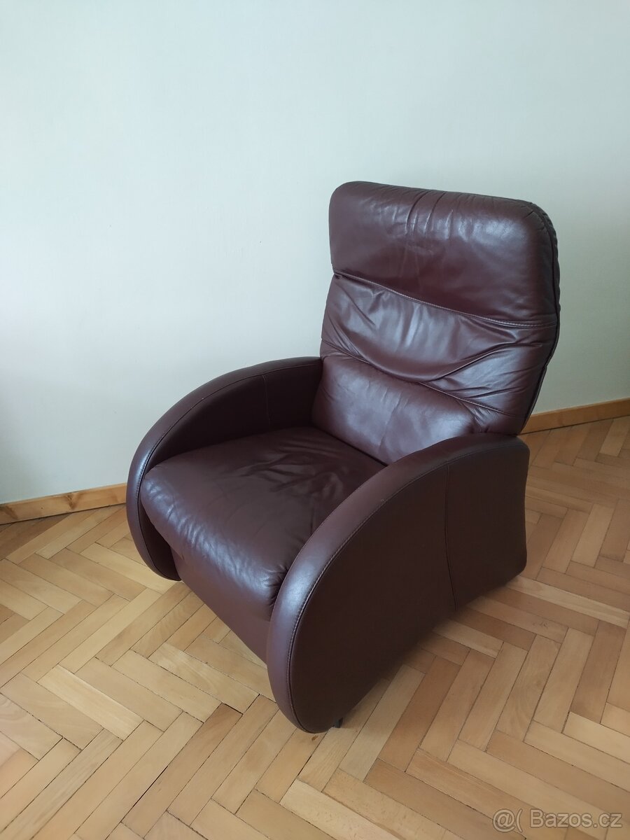 Polohovací křeslo