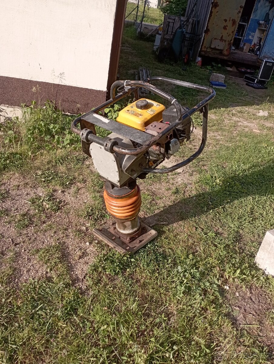 Vibrační pěch