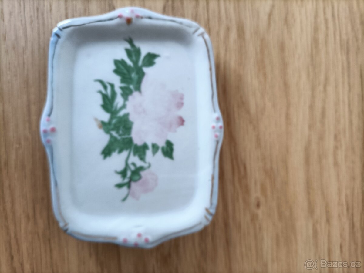 Porcelánová mistička