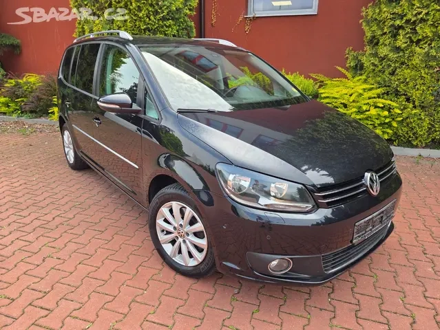 VW Touran 2.0TDI 103kW,Highline,7.míst,webasto,serviska