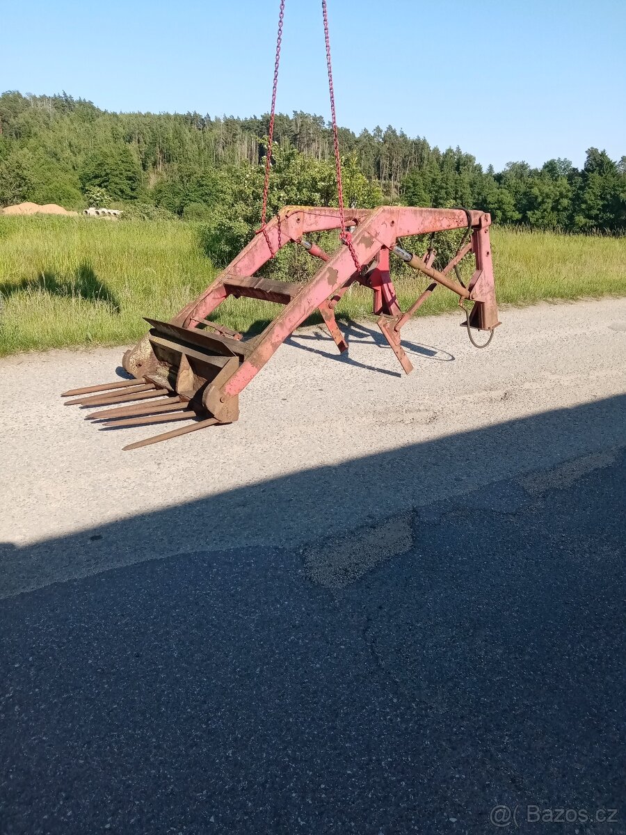 čelní nakladač na Zetor