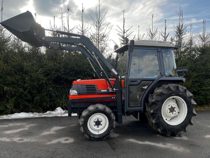 Malotraktor Kubota GL338 s kabinou
