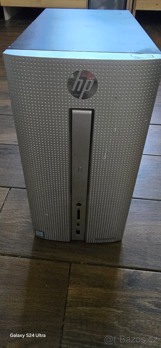 Menší HP počítač I5 Windows 11