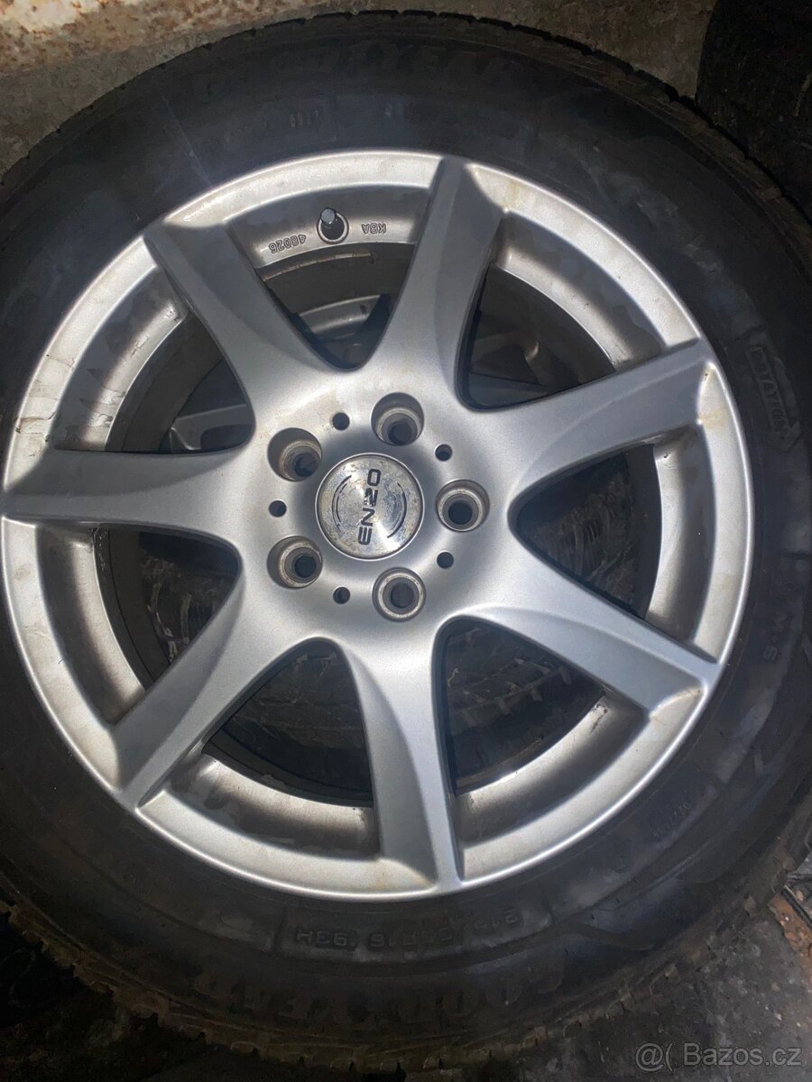 Prodám Alu s pneu zimní 215/55/16 rozteč 5x108 ET50 6,5J