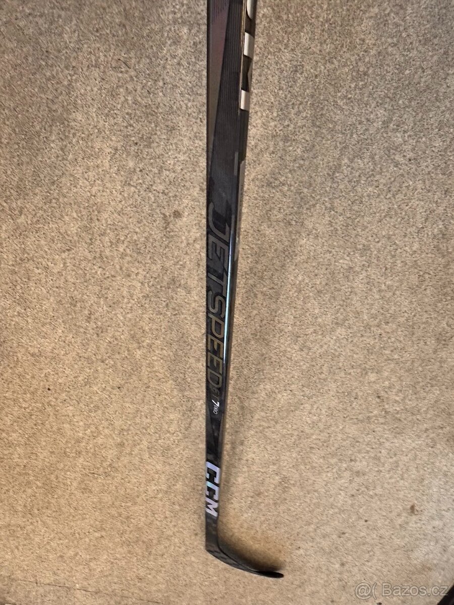 HOKEJKA CCM JETSPEED FT7 PRO