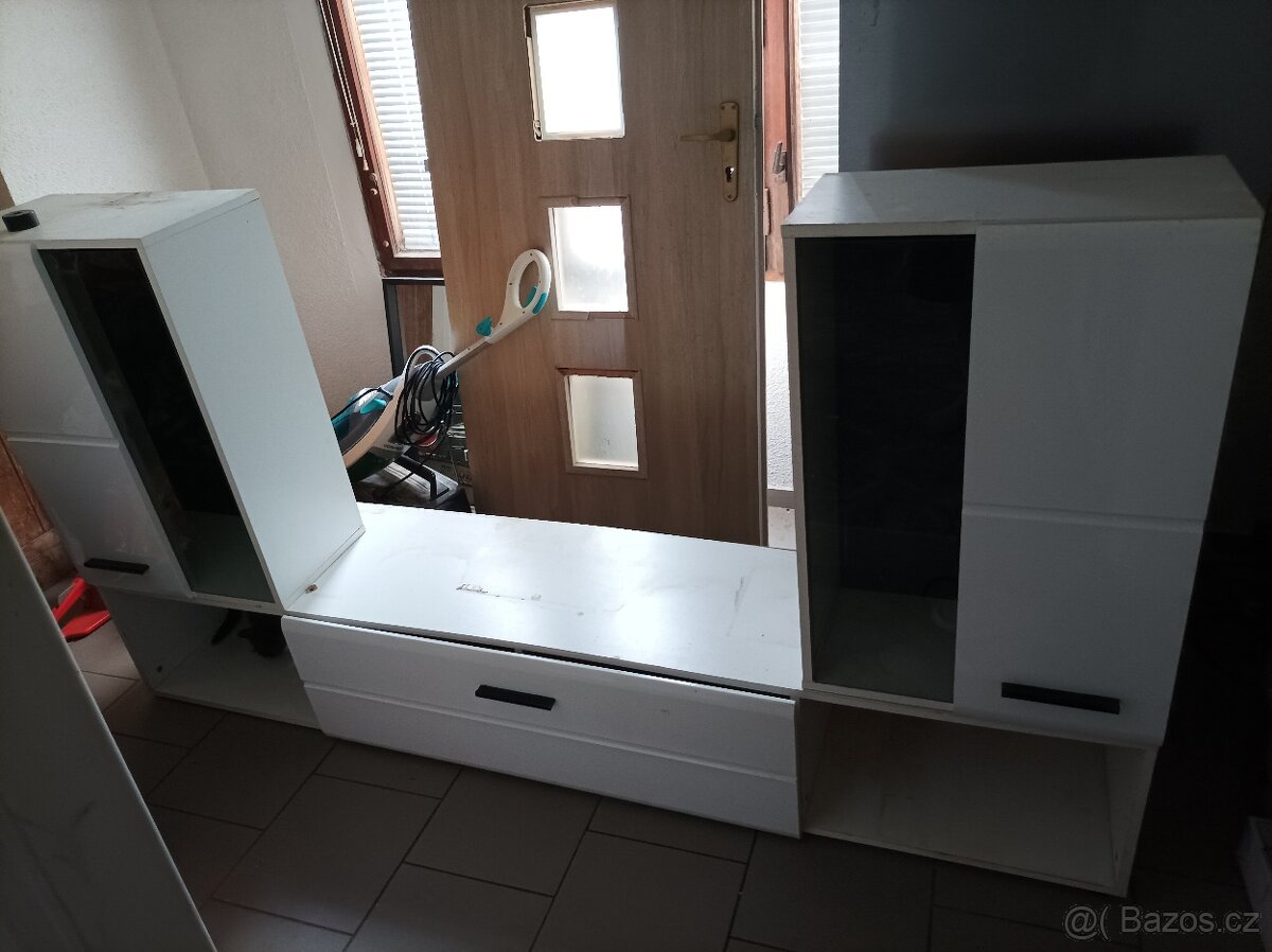 Prodám obivaci stěnu