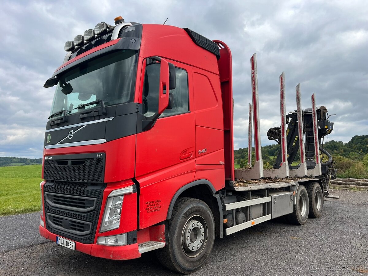Volvo FH13 540 s hydraulickou rukou pro přepravu dřeva