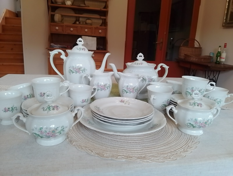 porcelánový kávový a čajový servis