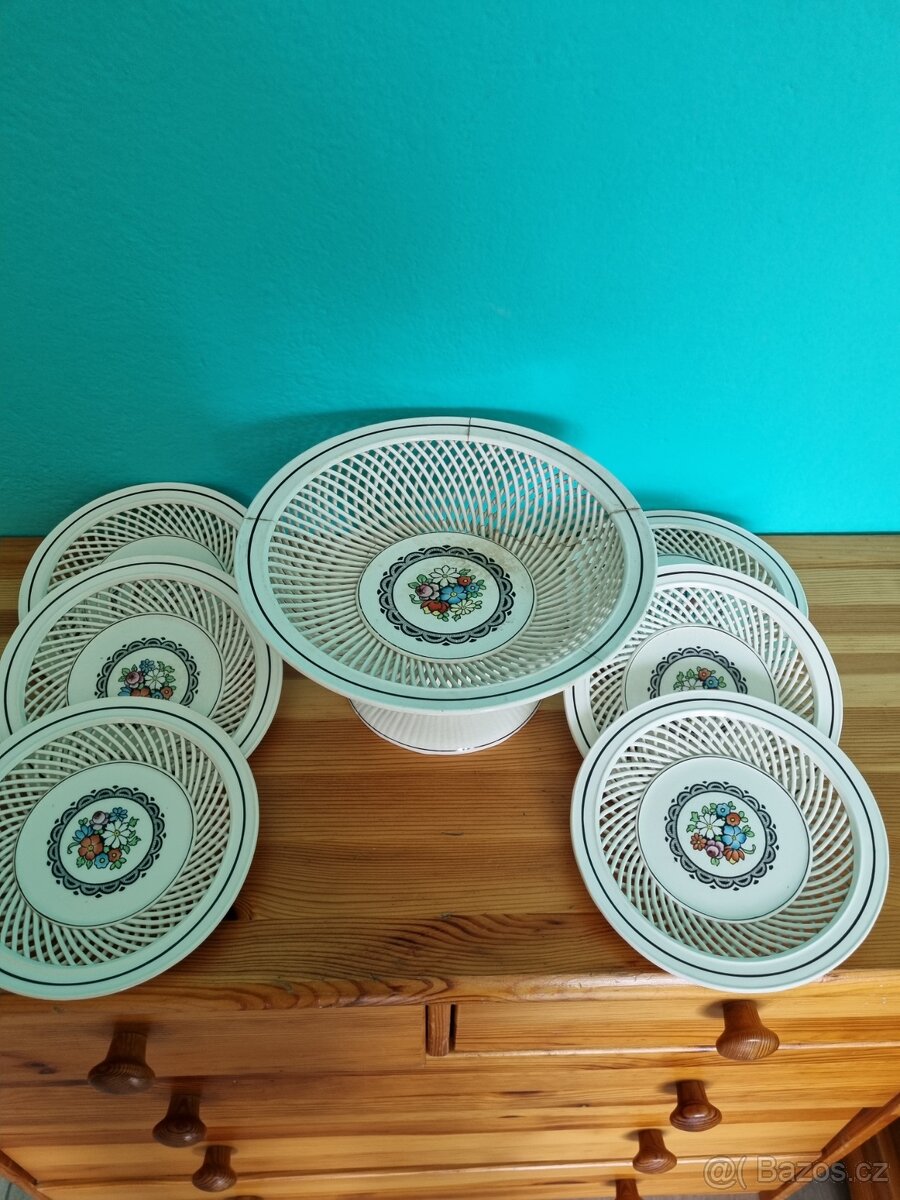 Značený starý porcelán