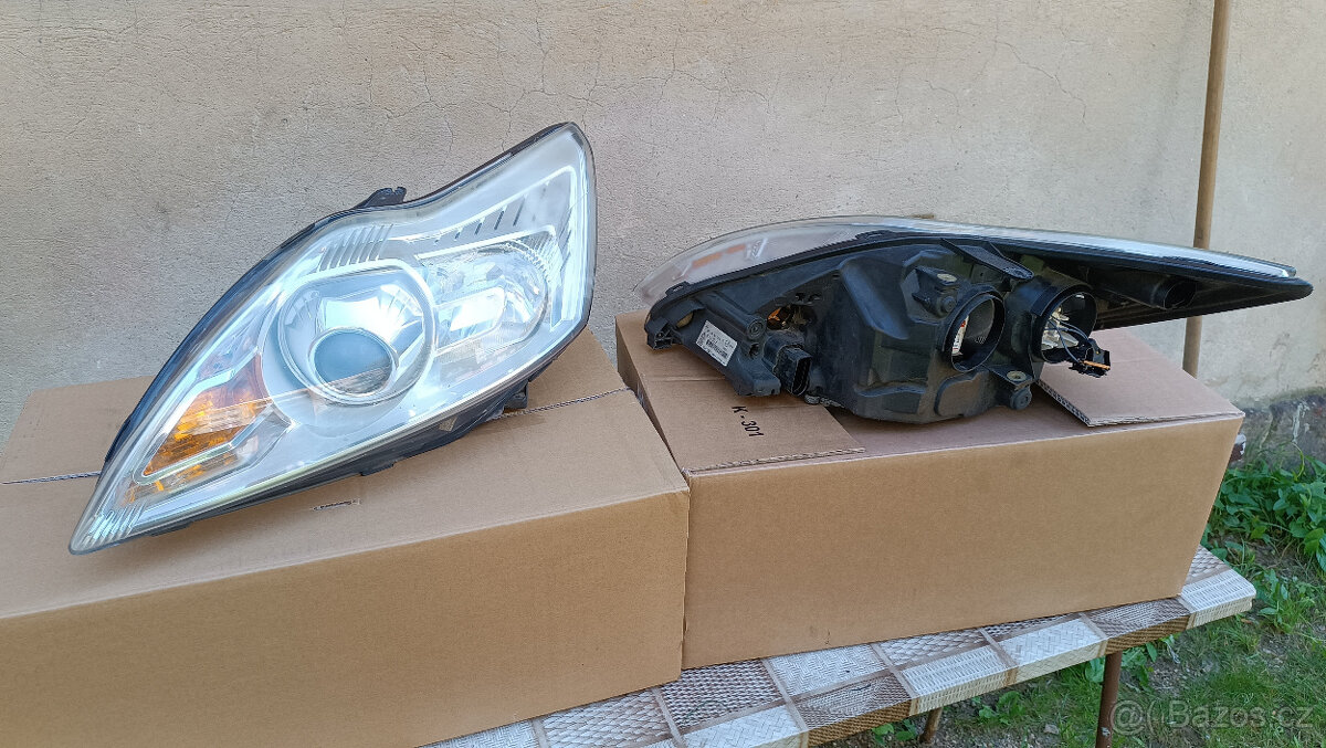 Přední světlomety Xenon Ford Focus combi II 2011