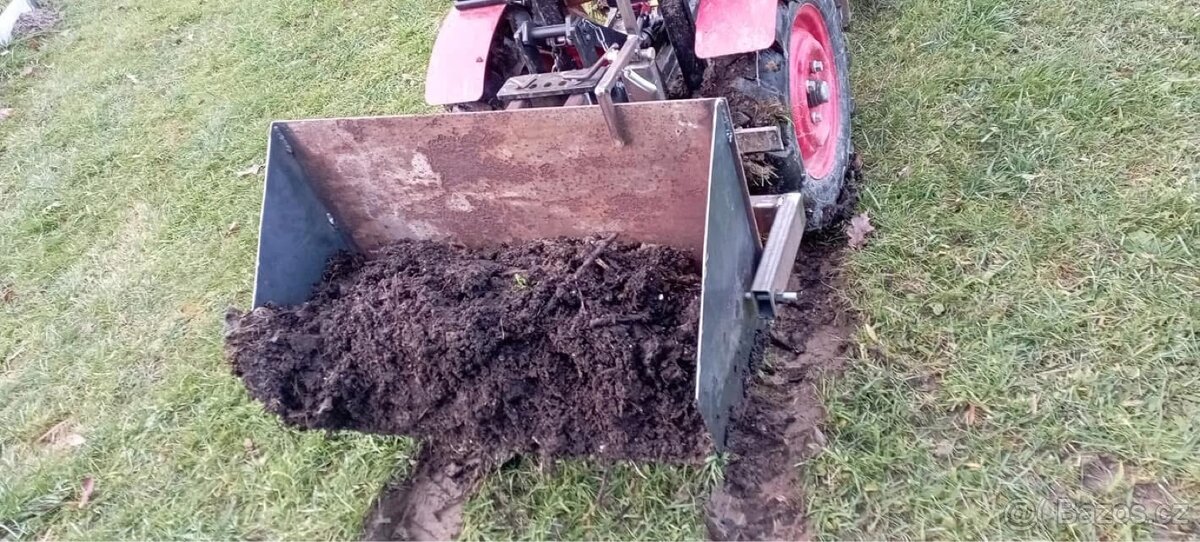 Lžíce za malotraktor