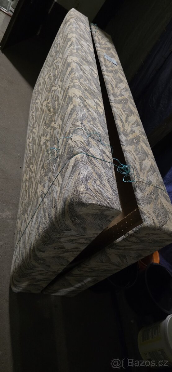 Postel s úložným prostorem ZA ODVOZ